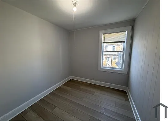 1114 Lancaster Ave — Photo 10