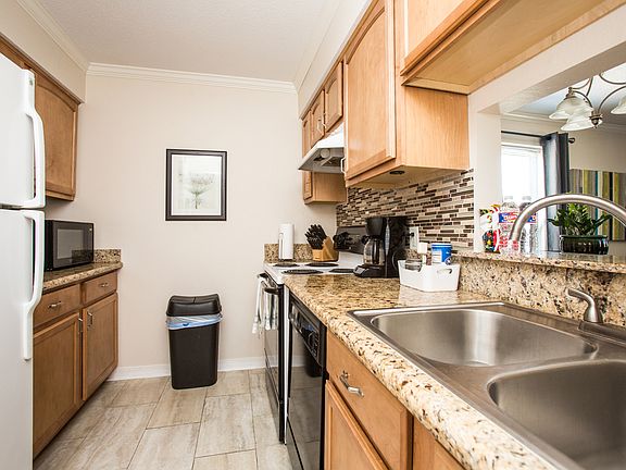 4th image of 204 Geneva St APT C