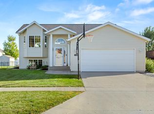 3556 Eagle Run Dr, West Fargo, ND 58078