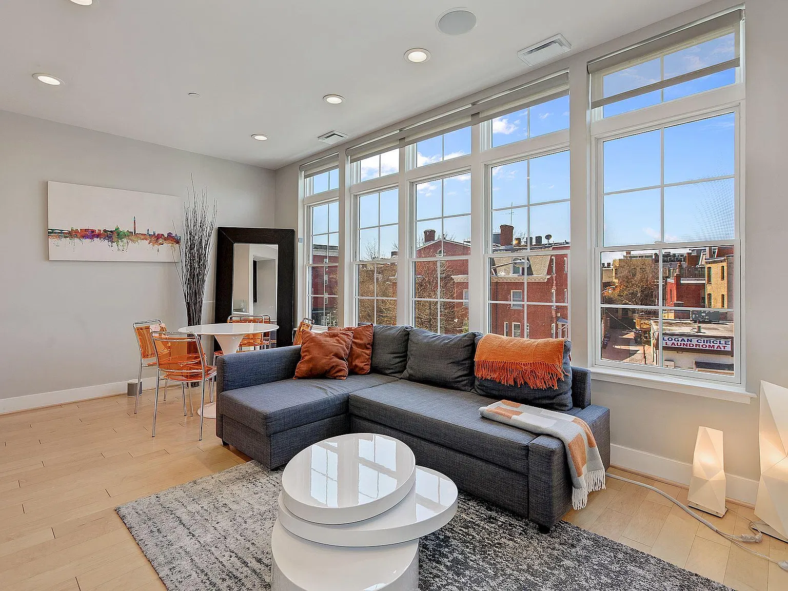 2 bed, 2.5 bath, 1170 sqft, $4,795 — Photo 2