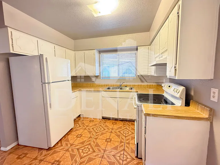 624 E Marilyn Ave #1 — Photo 8