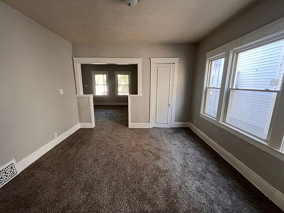 5th image of 10908 Tacoma Ave #1