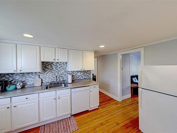 4th image of 77 Mawney St Floor 3