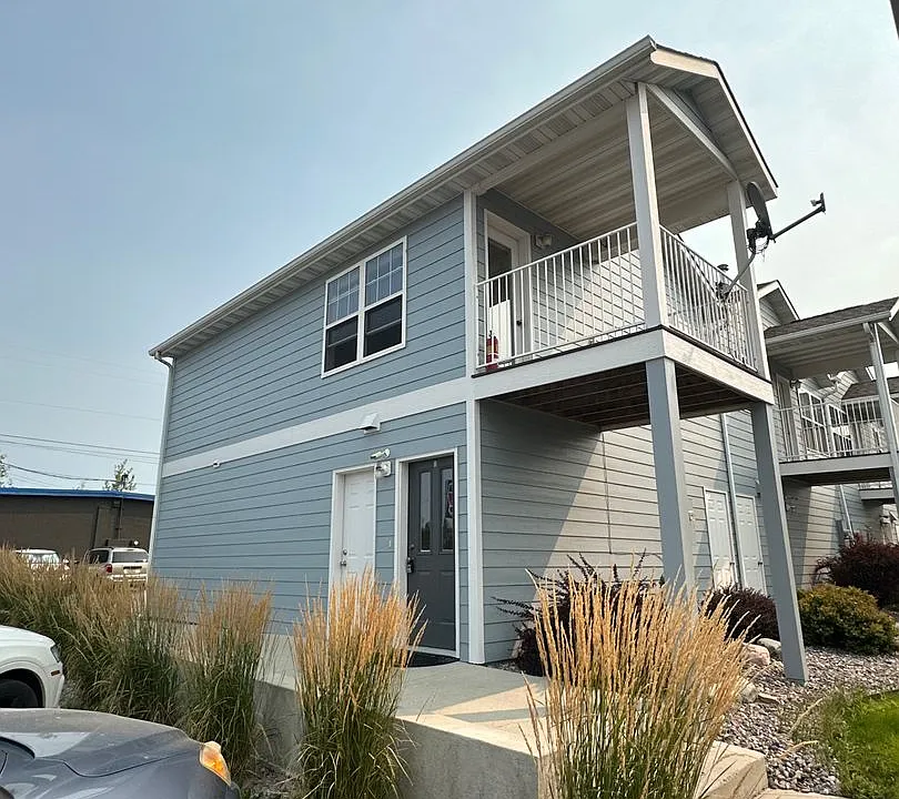 2430-2434 Ernest Ave