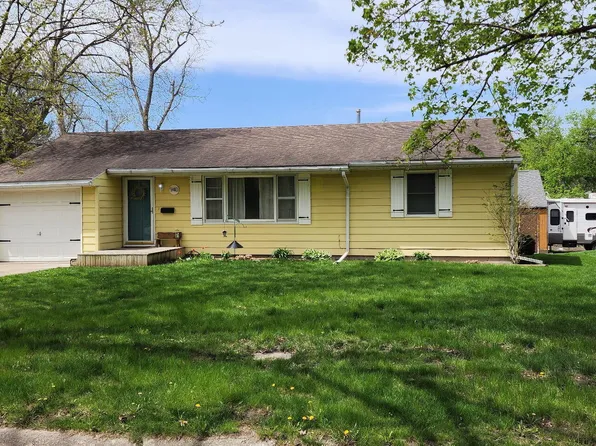 940 1st St, Nevada, IA 50201