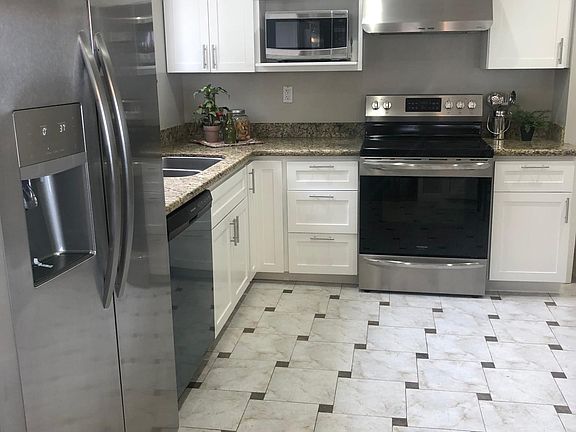 5th image of 8 Nelson Ct