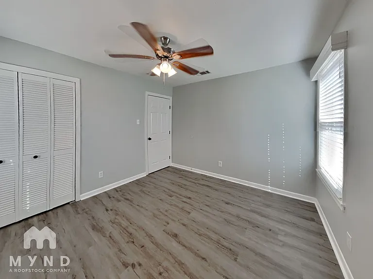 1207 Grace St — Photo 14
