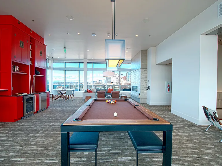 waterfront_amenity_clubhouse_014