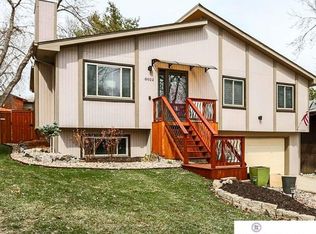 8022 Girard Plz, Omaha, NE 68122