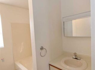 25B Pine Ln, Albany, NY 12203