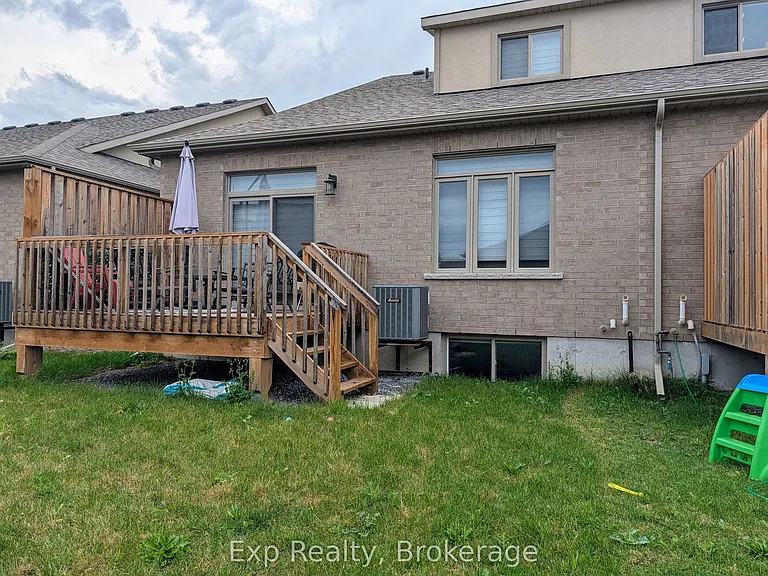 96 Athabaska Dr — Photo 23