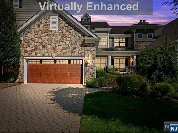 45 Cherrywood Ct, Westwood, NJ 07675