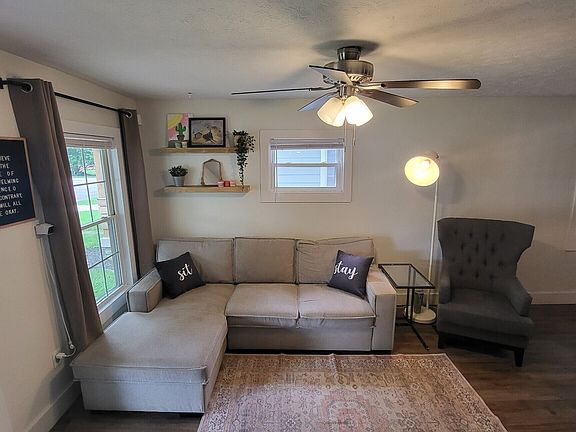 4th image of 4861 Evanston Ave