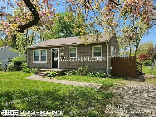 12602 13th St Photo 1