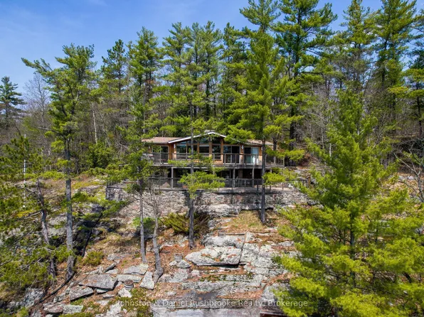 1052 N Sunset Bay Rd, Town Of Gravenhurst, ON P1P 1R2