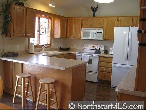 3rd image of 5511 Oakgreen Pl N