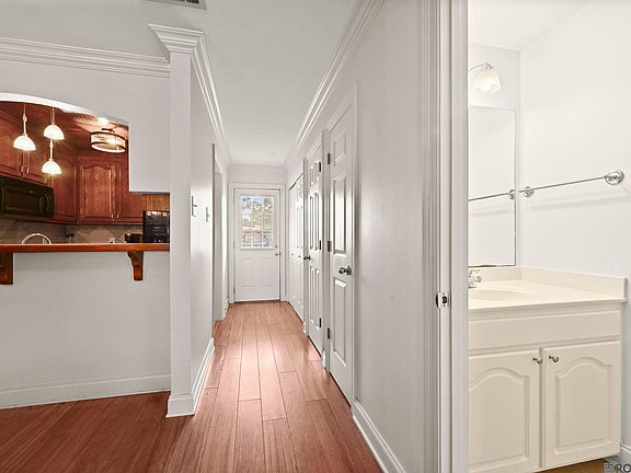 4th image of 13080 Burgess Ave APT 9