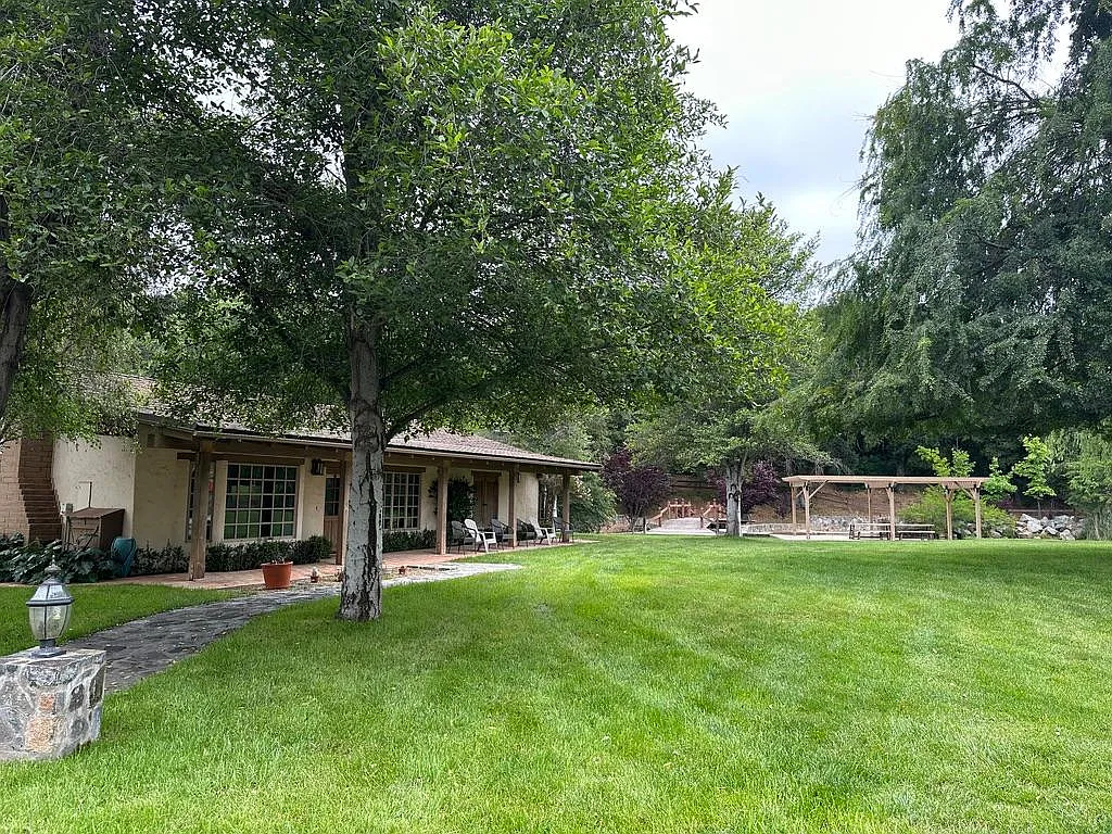 2 bed, 1550 sqft, $3,650 — Photo 2