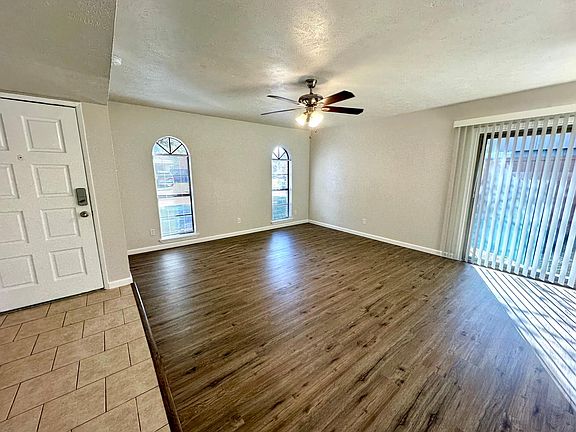5th image of 2813 Santa Monica Dr
