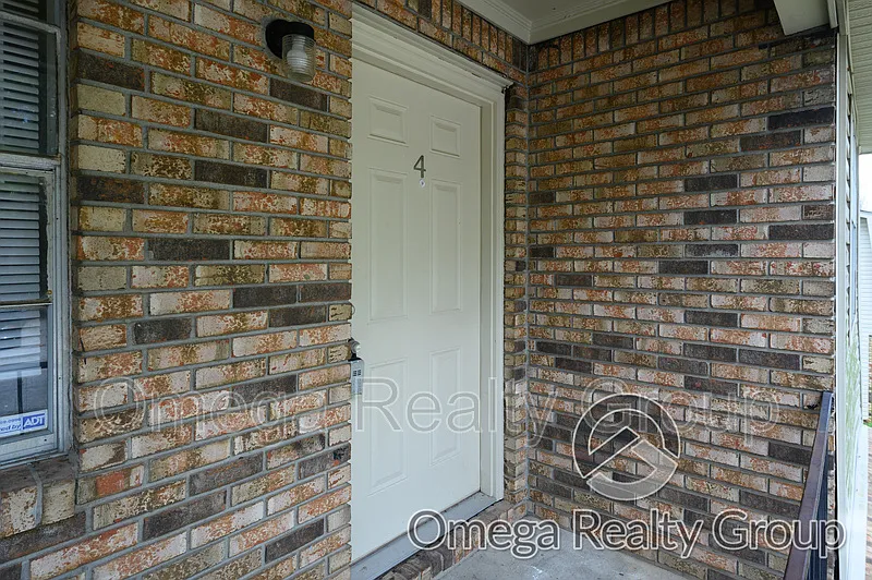 Crestmont Apartments — Photo 2