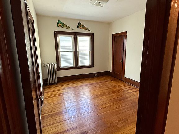 4th image of 127 S Irving Ave APT 2R
