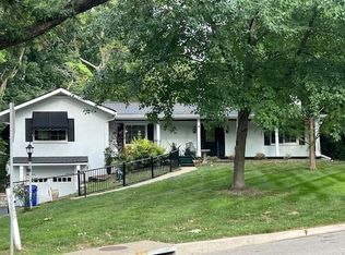 9955 Hocker Dr, Merriam, KS 66203