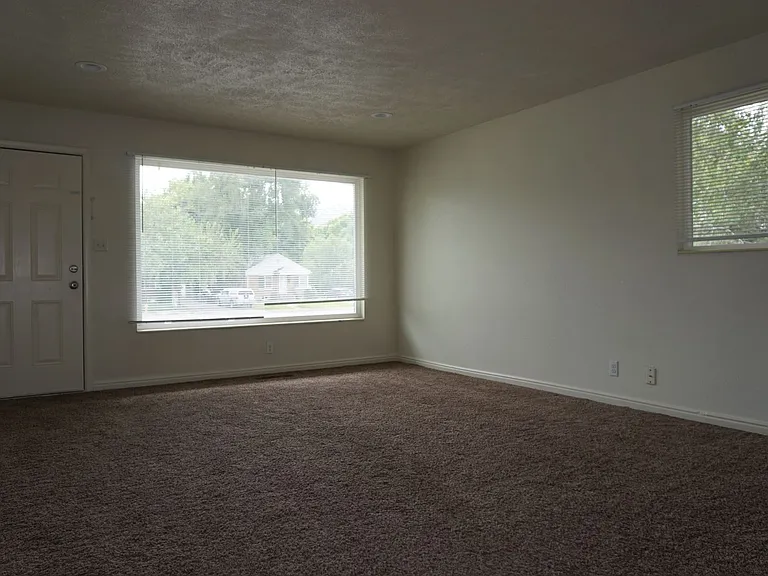 2564 S. 700 E. — Photo 17