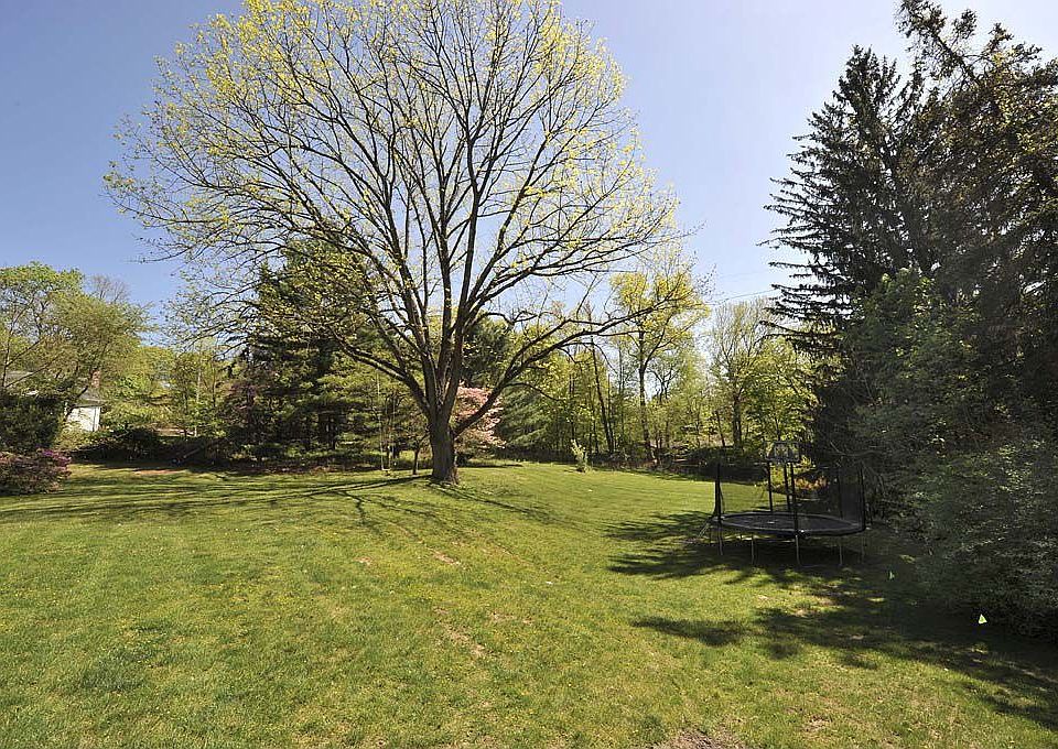 2nd image of 10 Grandview Ave