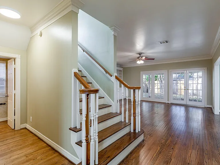 4418 Jane St — Photo 13