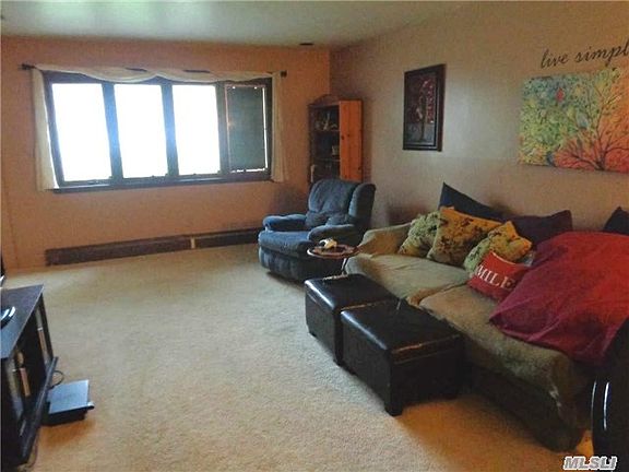 4th image of 6 Ashford Dr