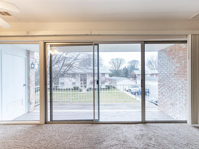 902 Birch Tree Ln — Photo 11