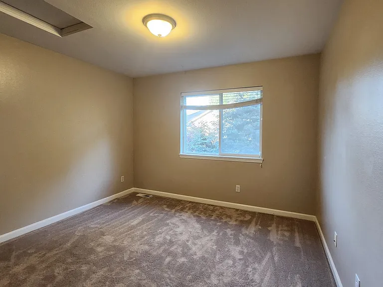 Guest bedroom 2