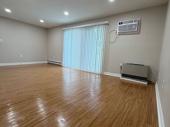 4th image of 26 S Main St APT 11