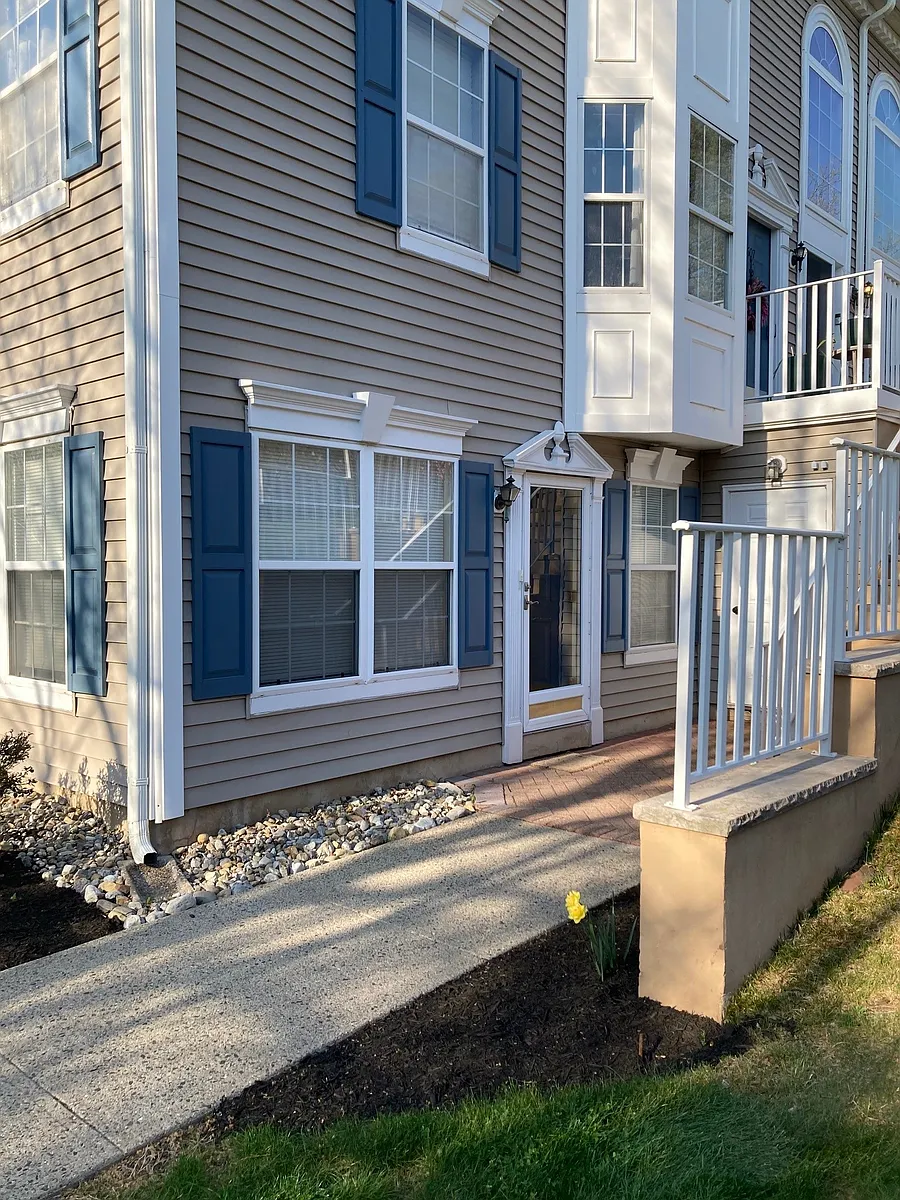 Building Photo - 609 Magnolia Ln