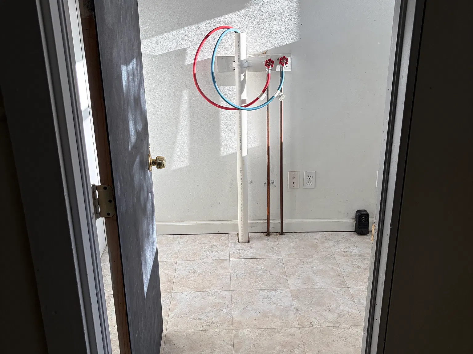 2 bed, 1200 sqft, $1,500 — Photo 3