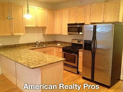 1st image of 2806 W Warren Blvd #1