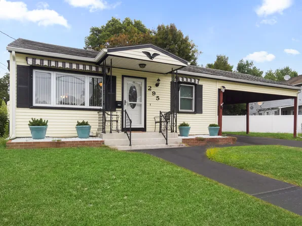 295 Midway Oval, Groton, CT 06340