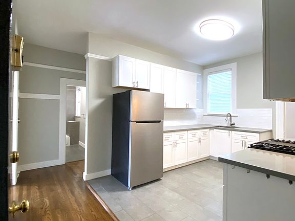 2nd image of 4425 California St APT 4