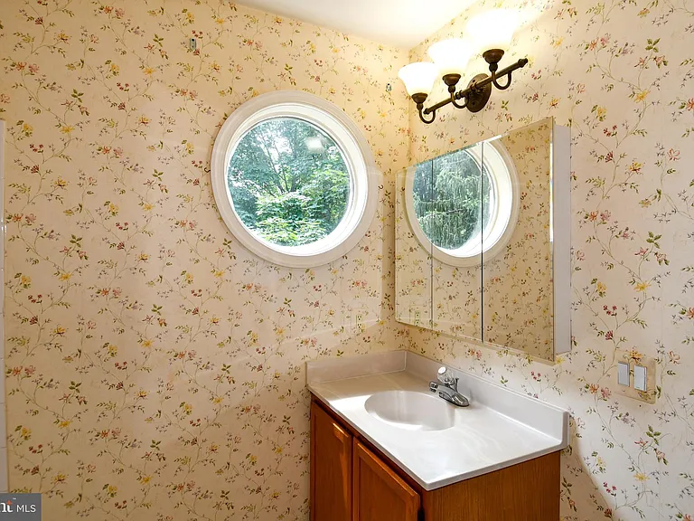 16853 Capon Tree Ln — Photo 30