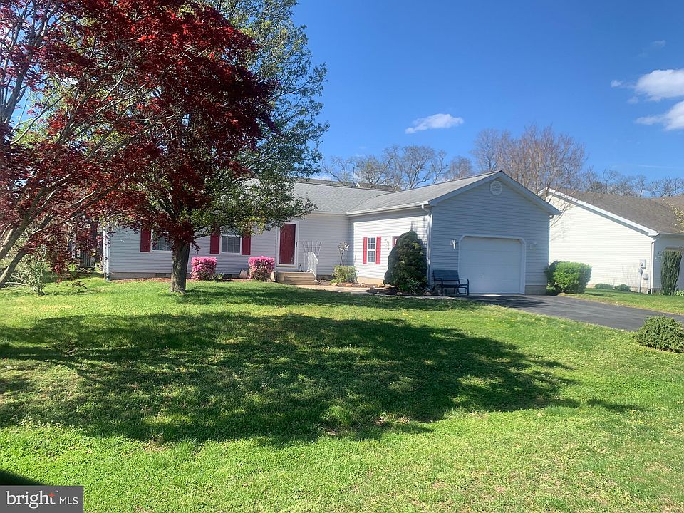 1st image of 66 Radcliffe Dr