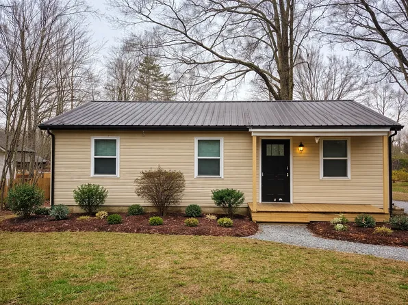 1711 Younger Ave, Statesville, NC 28677