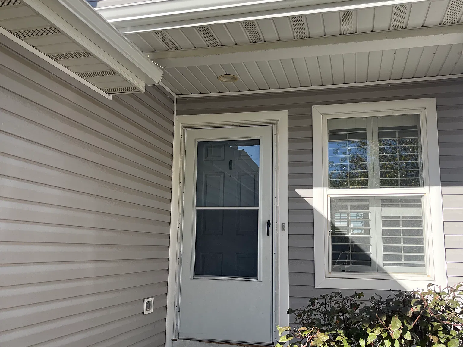 3 bed, 1240 sqft, $2,000 — Photo 4