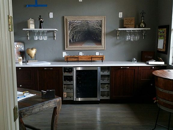 2nd image of 6812 Thorntree Dr