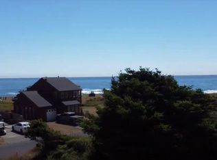 125 Neptune Rd, Whitethorn, CA 95589