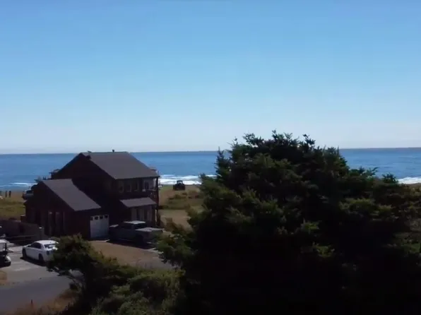 125 Neptune Rd, Whitethorn, CA 95589