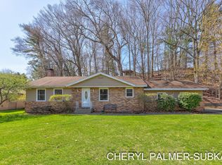 1899 Ritter Hills Dr, Norton Shores, MI
