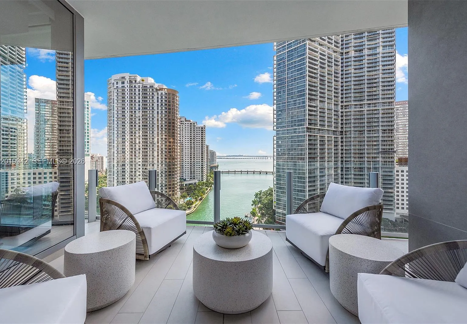 Aston Martin Residences — Photo 1