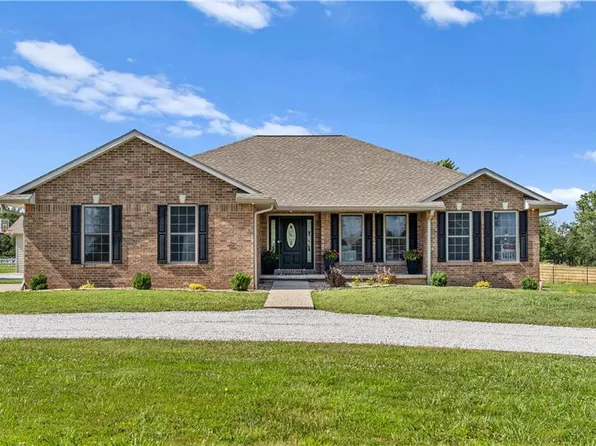 14859 E Rebel Rd, Nevada, MO 64772