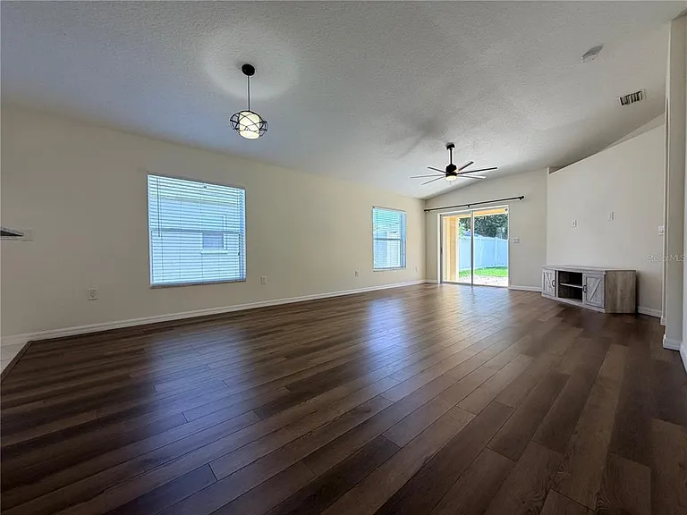 7838 Carriage Pointe Dr — Photo 8