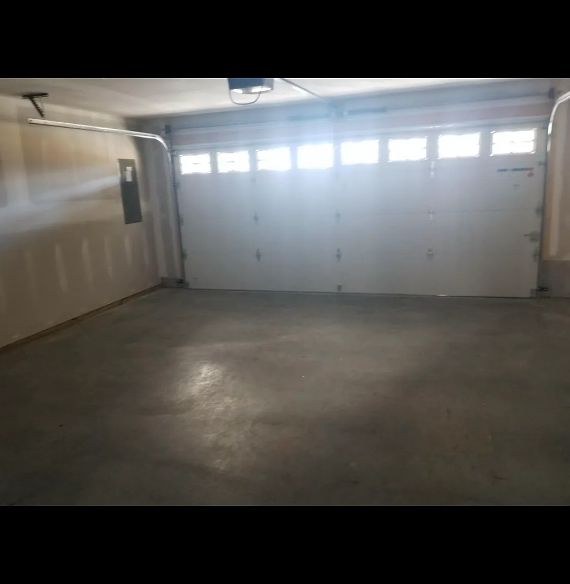 3 bed, 2.5 bath, 1880 sqft, $2,199 — Photo 2